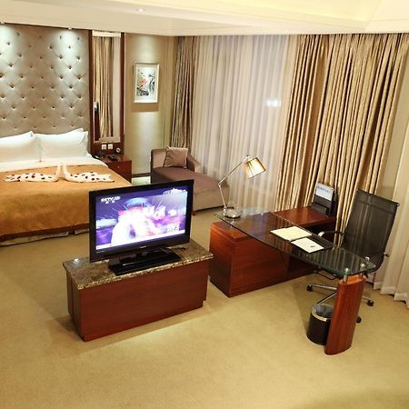 Dalian Furong International Hotel Bagian luar foto