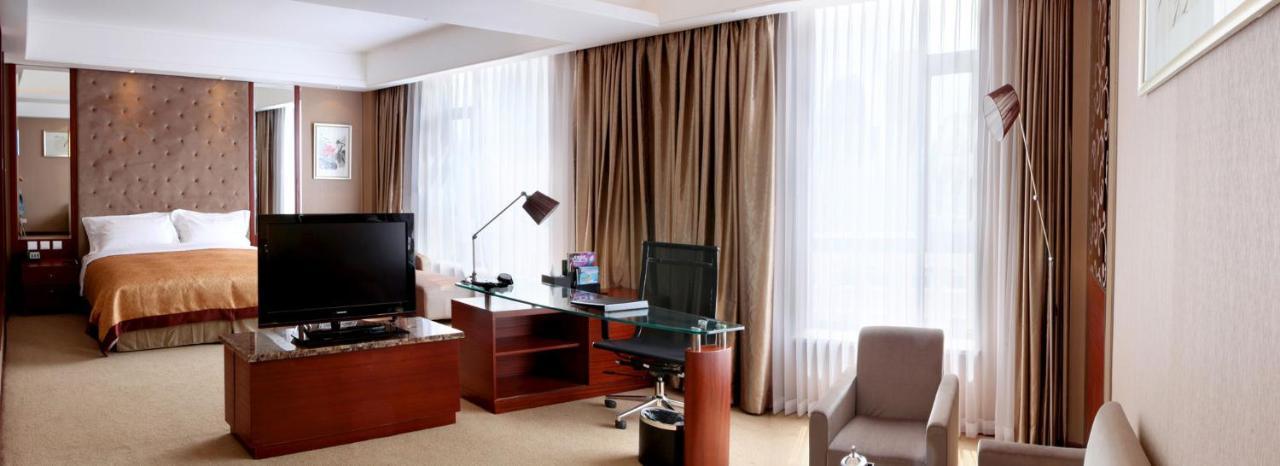 Dalian Furong International Hotel Bagian luar foto